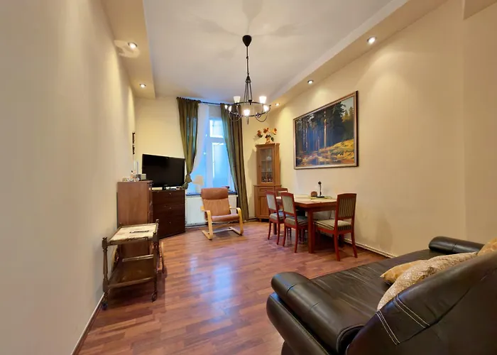 Fiszer Apartment, 400 M Beach, 300 M Monte Cassino Апартаменты *